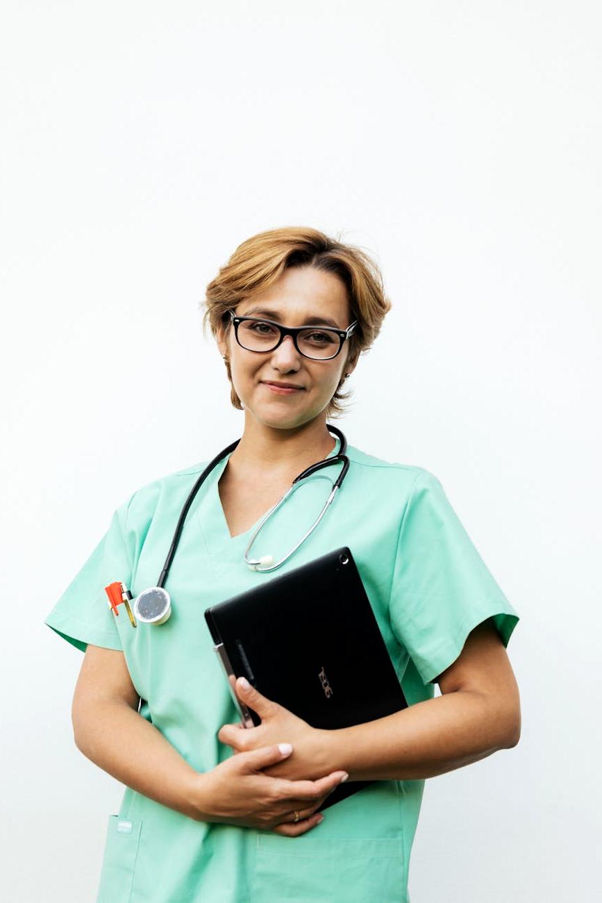 Dr. Samantha Kaur